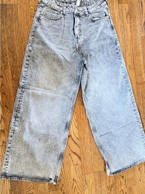 H&M Light Gray Straight-Leg Jeans